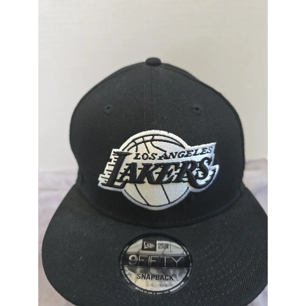 Los Angeles Lakers New Era 9FIFTY Snapback Hat Black White NBA Logo Cap Mens OS
